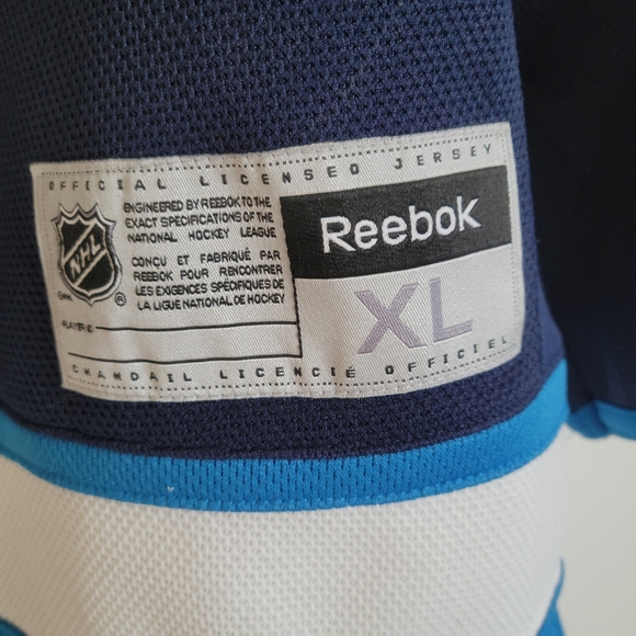 SOLD - Winnipeg Jets Hockey Jersey NHL - Picture 4 of 7